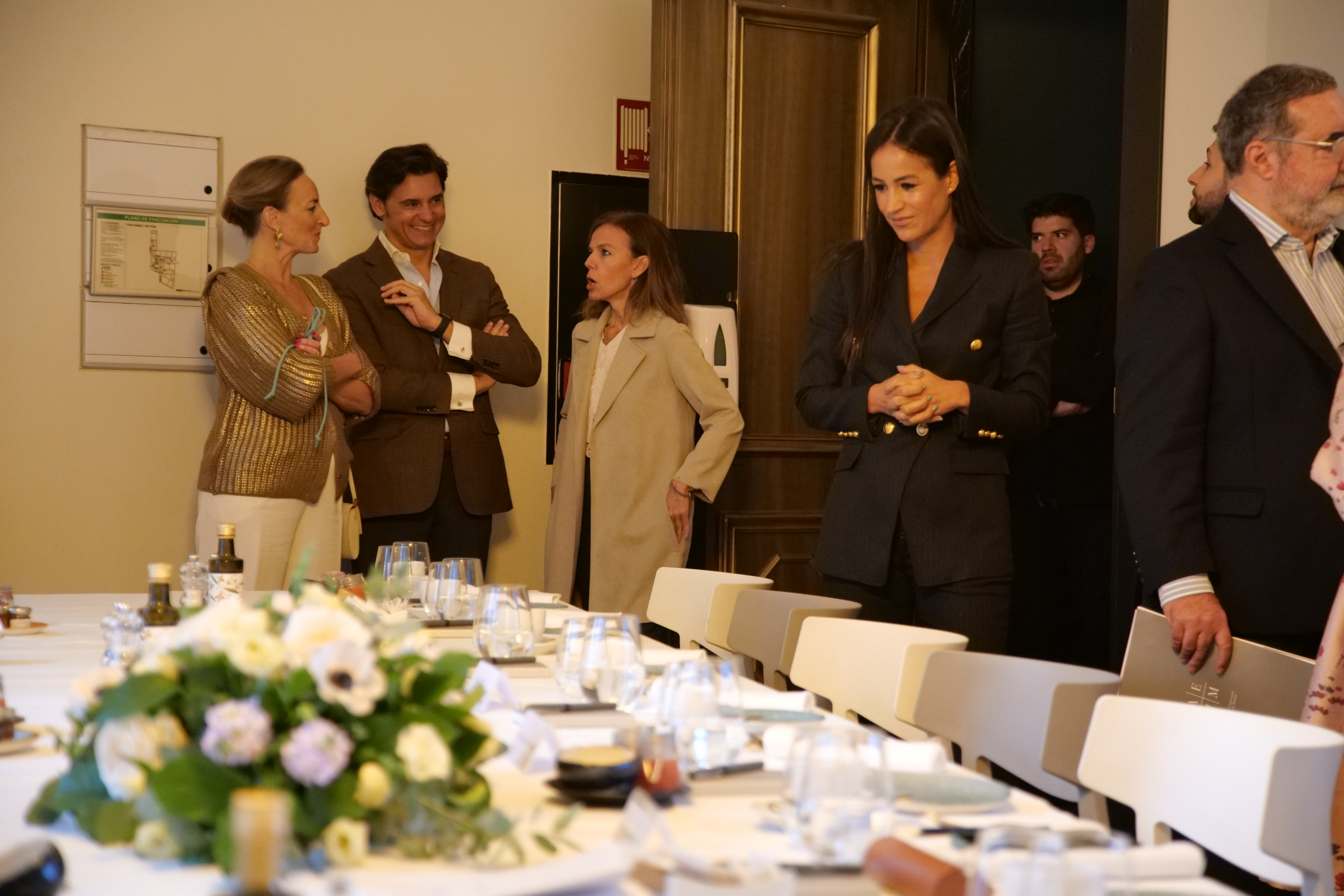 Villac&iacute;s y Ma&iacute;llo en la clausura de la presentaci&oacute;n de Madrid Hotel Week 2022